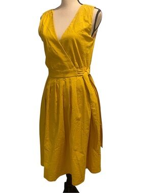 Women’s Yellow Sleeveless Midi Dress Pleated Skirt V-Neck New medium The Korner